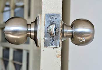 Emergency Apartment Lockout Near Bel Air | Locksmith Hollywood Emergency Apartment Lockout Near Bel Air | Locksmith Hollywood